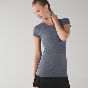 Lululemon swiftly feathered black size 2